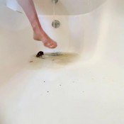 poop on my feet in tub hd vibewithmolly