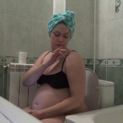 mistress goldy 31-weeks-pregnant-farts-1-hr-compilation