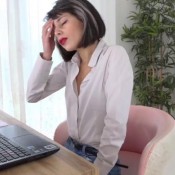 mayla e il terribile mal di pancia - mayla and the terrible stomach ache umiliati offesi italian story