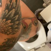 kimberly chi pooping and spreading