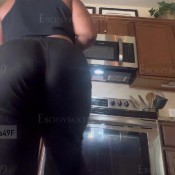 big booty ebony cooking and tooting ebonybooty491