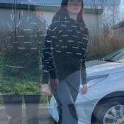 Princess_monica - Outdoor Farting On A Car In Leggings
