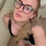 Queenblondee Fat Poop In Eye Doctor Bathroom Sara Bee
