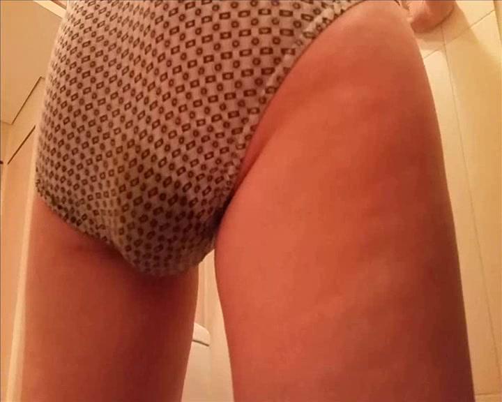 hotloadpantyshit The fart babes