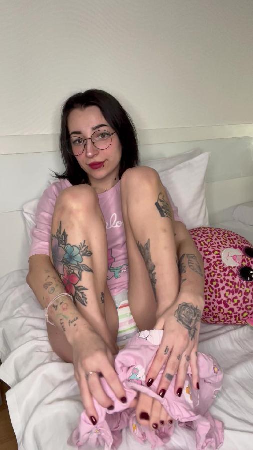 Cutielanalova Babygirl Diaper Peeing